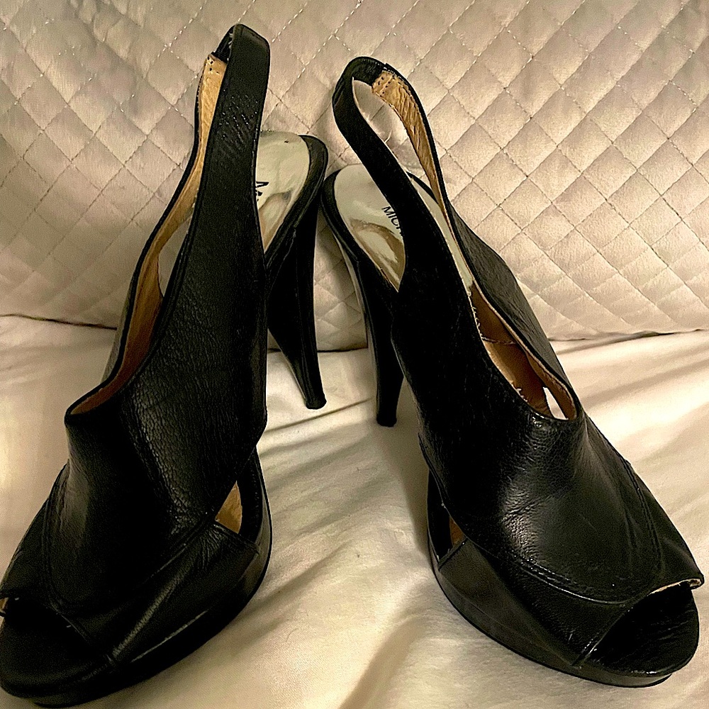 Michael KORS SLINGBACK leather heels. Sz 6 barely used